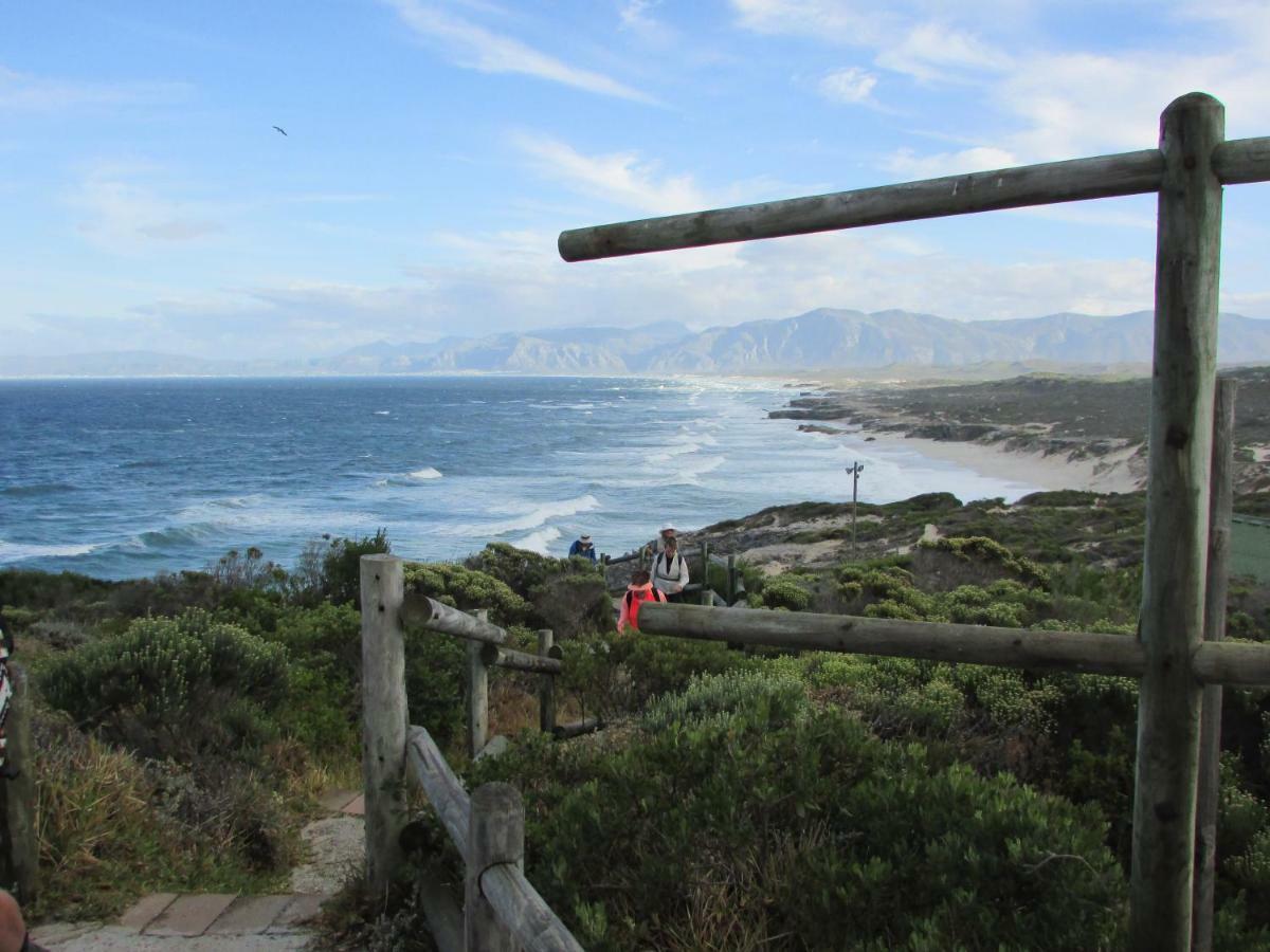 Whale Watch Accommodation De Kelders Esterno foto